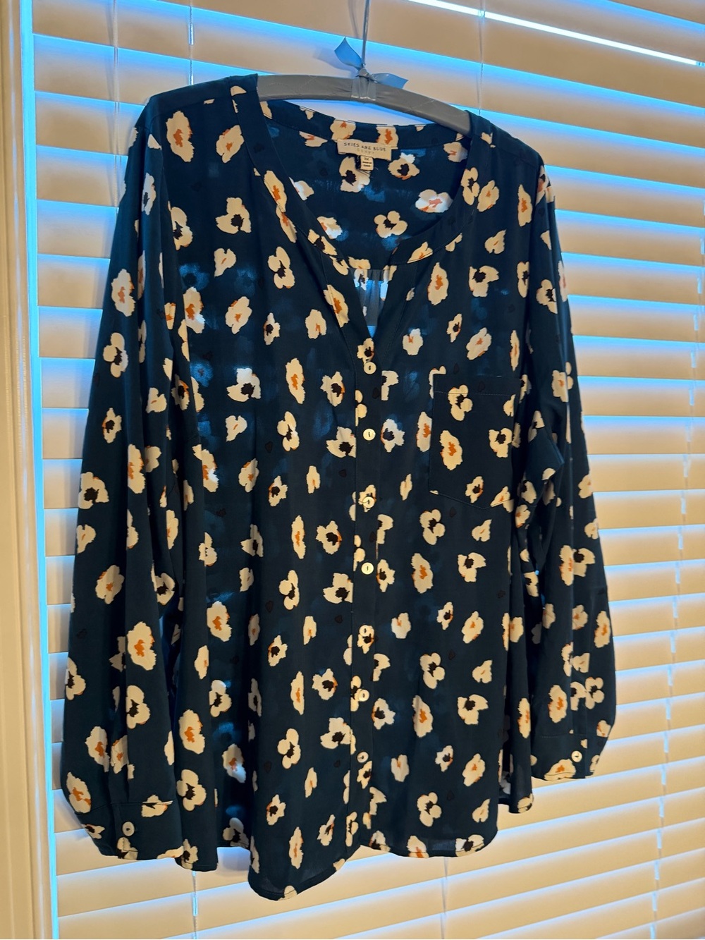 Women’s Plus Size Skies Are Blue Teal Floral Button-Front L/S Blouse, 3X